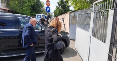 Galerie foto. Mama fraților Mazăre, înmormântată azi. RADU și ALEXANDRU, aduși sub escortă de la penitenciar - 2