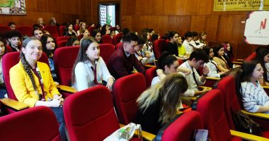 ”Zări Alb Astre” depășește nivelul unei reviste școlare și poate fi considerată o publicație culturală - 4
