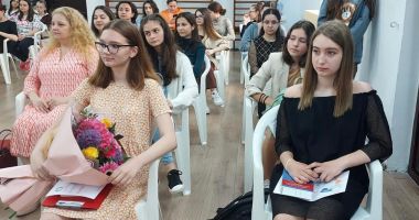 Ceremonie de premiere, la Colegiul Pedagogic, în prezența atașatului Ambasadei Spaniei din România - 3