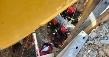 OPERAŢIUNE DE SALVARE CONTRACRONOMETRU, LA AGIGEA! Mal de pâmânt căzut peste un muncitor! - 2