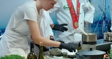 GALERIE FOTO. Medalie de aur pentru elevii Liceului „Virgil Madgearu” la concursul culinar din cadrul Black Sea Fish Festival - 3