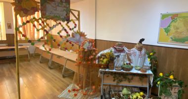 Concurs de decorare a claselor la Școala Gimnazială Nr. 1 Poarta Albă - 2