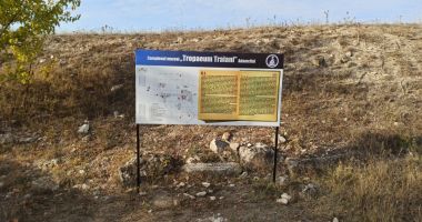 GALERIE FOTO. Datorită unei donații particulare, Complexul de la Adamclisi s-a îmbogățit cu noi panouri de informare - 2