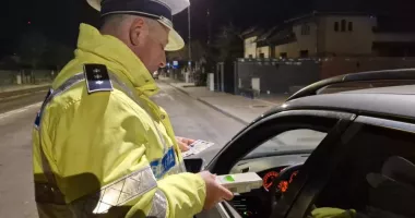 Stire din Eveniment : Tânăr, prins de polițiști pe șoseaua Constanței băut la volan