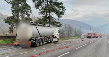 Stire din Eveniment : Alertă de risc chimic! Trafic rutier blocat pe DN1, în zona localității Comarnic
