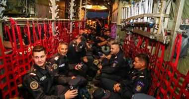 Stire din Eveniment : Pompierii români au plecat spre Spania cu o aeronavă militară. Vor stinge focurile din regiunea Galicia