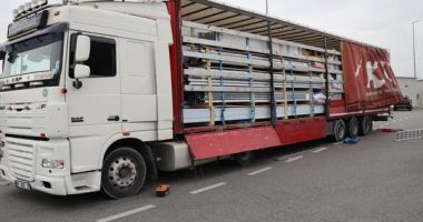 Cetăţean turc care transporta 131 de pistoale letale, oprit de polițiștii de frontieră - 2