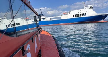 Marinar turc cu probleme medicale, preluat de un echipaj ARSVOM