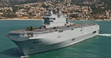 Stire din Actualitate : Franța suspendă livrarea primei nave de război Mistral către Rusia