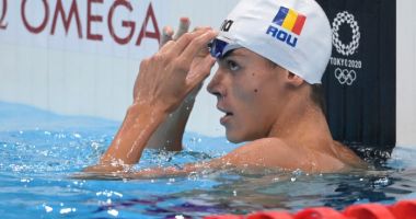 Stire din Sport : ”Cel mai bun sfat” primit de David Popovici la Jocurile Olimpice și momentul în care și-a ”pus mâinile în cap de fericire”