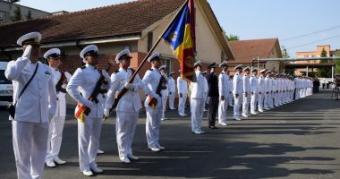 Stire din Cultură-Educație : Festivitate de absolvire la Școala Militară de Maiștri Militari a Forțelor Navale