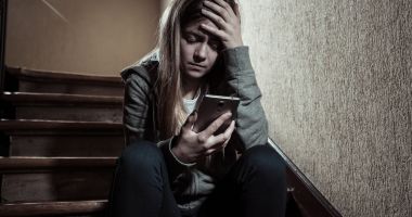 Stire din Social : Mare grijă, părinți! 1 din 12 copii este expus riscurilor de abuz în online