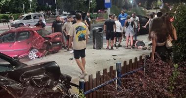 Stire din Eveniment : LINIUȚE pe șoseaua din stațiunea Mamaia. Patru persoane au fost rănite