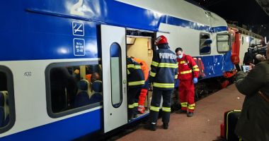 ACCIDENT FEROVIAR la Galați: 1 MORT și 3 RĂNIȚI! Acul ceasului vitezometrului a rămas blocat la 75 km/h - 4