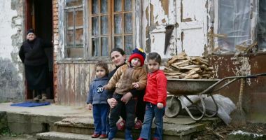 Stire din Social : Ajutoare de urgenţă pentru familiile vulnerabile din municipiul Constanța