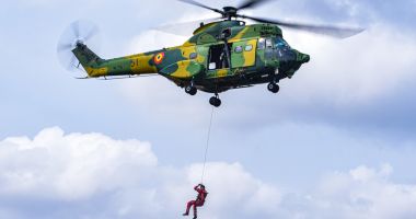 ANTRENAMENTE SPECTACULOASE la malul mării, pentru scafandrii militari - 3