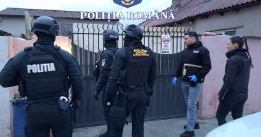 Stire din Eveniment : Zeci de arme neletale și mii de elemente de muniție, descoperite în urma unor percheziții din județul Constanța!