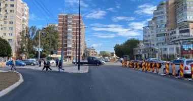 Stire din Social : Restricții de trafic, impuse de asfaltarea din zona Casei de Cultură