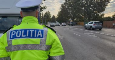 Stire din Eveniment : Beţi, fără permis, implicaţi în accidente. Şoferi traşi pe dreapta şi sancţionaţi de poliţişti