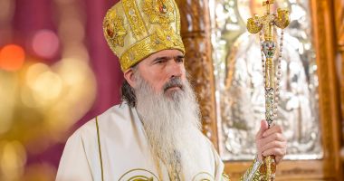 Stire din Social : Trei copii abandonaţi vor fi botezaţi de IPS Teodosie, la Cumpăna