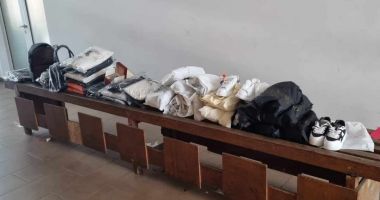 Stire din Eveniment : Bunuri contrafăcute în valoare de un milion de lei, confiscate de poliţiştii de frontieră