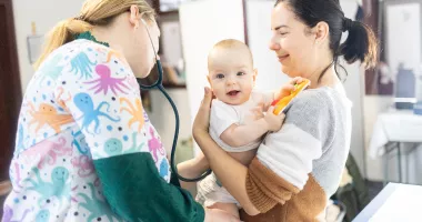 Stire din Social : Zeci de cabinete medicale din mediul rural vor fi dotate cu aparatură modernă
