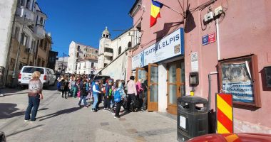 Stire din Cultură-Educație : Acces gratuit, săptămâna viitoare, la spectacolul „Povestea degeţelului poznaş”