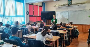 Stire din Cultură-Educație : Nu pierdeţi sprijinul de 500 lei pentru rechizite! Banii expiră la sfârşitul lunii august