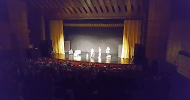 Stire din Cultură-Educație : "Cum se face" o comedie pentru oameni inteligenți, pe scena Casei de Cultură