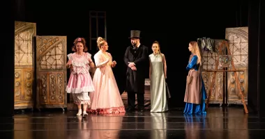 Stire din Cultură-Educație : Povestea care nu se demodează. „Cenușăreasa“ urcă, din nou, pe scenă