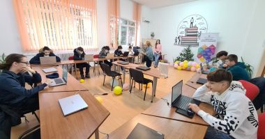Stire din Cultură-Educație : Elevii claselor a VIII-a au participat la diverse activități de consiliere și orientare școlară
