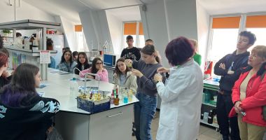 Stire din Cultură-Educație : Peste 90 de personalități științifice la Conferința Internațională CHIMIA 2024 „New Trends in Applied Chemistry”
