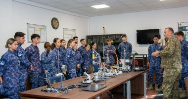 Stire din Cultură-Educație : Elevii Colegiului Militar din Constanța au luat pulsul mediului academic sibian