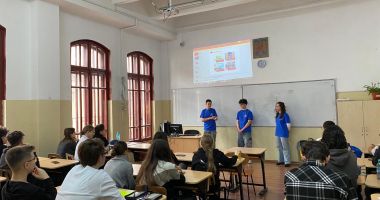 Stire din Cultură-Educație : Parlamentul European, reprezentat activ de ambasadorii juniori din colegiile constănțene