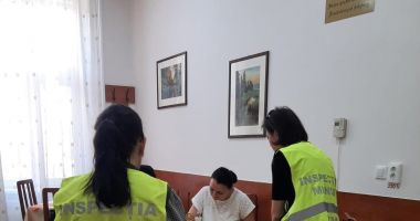 Stire din Social : Muncă la negru și nereguli grave pe litoral. Aproape o sută de angajaţi fără forme legale
