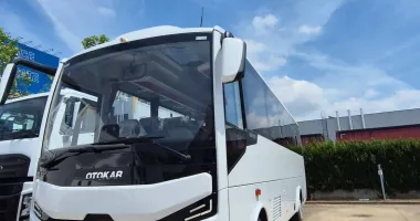 Stire din Politică-Administrație : Investiție din fonduri locale. Autocar nou pentru transportul elevilor din comuna Crucea