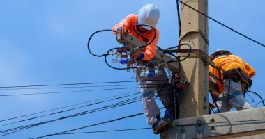 Stire din Social : Noi opriri de curent programate pentru modernizarea rețelei electrice