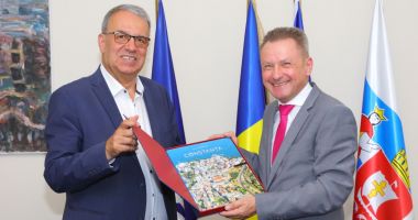 Stire din Politică-Administrație : Oaspeți de seamă la Constanța. „Municipalitatea are ca prioritate atragerea de investiții străine”