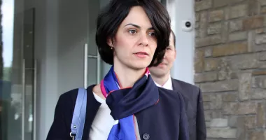 Stire din Politică-Administrație : Delia Velculescu, economist cu experiență la FMI, vehiculată ca posibil premier tehnocrat