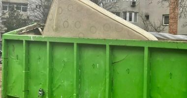 Stire din Social : Benele pentru colectarea deșeurilor voluminoase au fost duse în zona CET