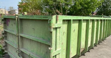 Stire din Social : Benele pentru colectarea deșeurilor voluminoase au ajuns în cartierele Tomis Nord și Henri Coandă