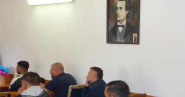 Stire din Eveniment : Deținuții de la Penitenciarul Poarta Albă au început cursurile școlare