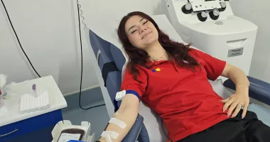 Voluntarii și angajații Crucii Roșii, în sprijinul celor care au nevoie de transfuzii de sânge