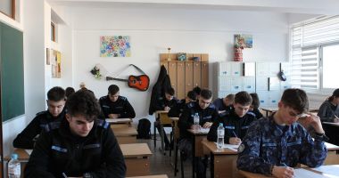 Stire din Cultură-Educație : Elevii militari constănțeni, calificați la regionala Concursului „Ștefan Hepiteş"