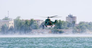 IMAGINI SPECTACULOASE. Salturi din elicopter, în Portul Mangalia - 2