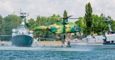 IMAGINI SPECTACULOASE. Salturi din elicopter, în Portul Mangalia - 5