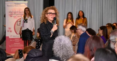 Stire din Social : Sute de persoane au descoperit cum să înțeleagă mai bine boala Parkinson