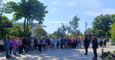 Stire din Social : Angajaţii Primăriei Constanța au învăţat cum să se comporte în caz de incendiu