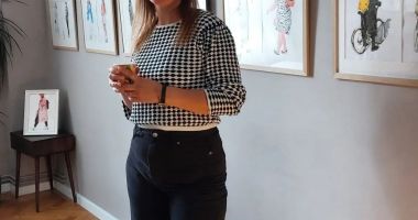 Stire din Cultură-Educație : 365 de femei, surprinse în 365 de desene, toate expuse la Muzeul de Artă Constanţa