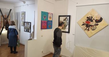 Stire din Cultură-Educație : Expoziția „Secvențial”, a artistului Ion Achițenie va fi vernisată la Muzeul de Artă